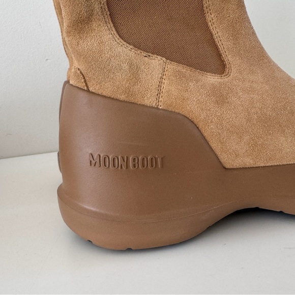 MOON BOOT • Luna Chelsea Suede Boots in Beige - Picture 3 of 15